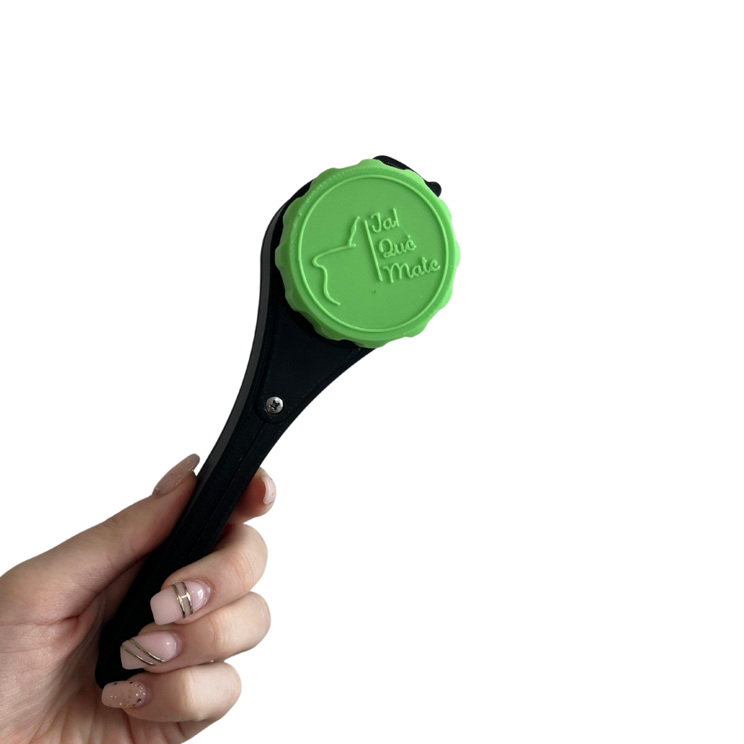 CLIP MATERO CON RELIEVE- CLIP COLOR NEGRO