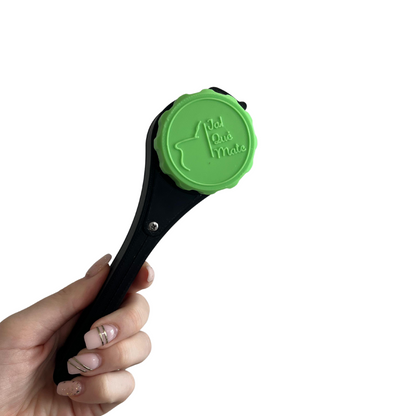 CLIP MATERO CON RELIEVE- CLIP COLOR NEGRO