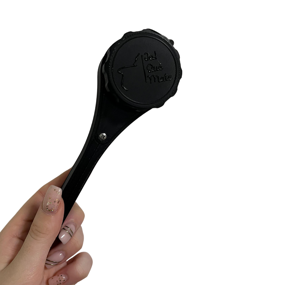 CLIP MATERO CON RELIEVE- CLIP COLOR NEGRO